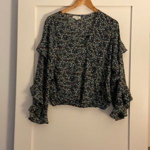Max Studio Ruffle-sleeve Blouse. Size M